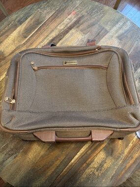 London Fog Brown Textured Rolling Briefcase